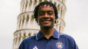 Juan Guillermo Cuadrado sorprende con nuevo equipo en Italia: vestirĂĄ la camiseta del Pisa