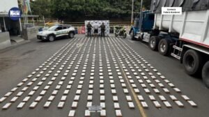 1.3 millones de dosis de cocaína fueron incautadas en la vía que comunica Villarrica con Palmira