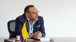 Gobierno confirma salida de MinTic.